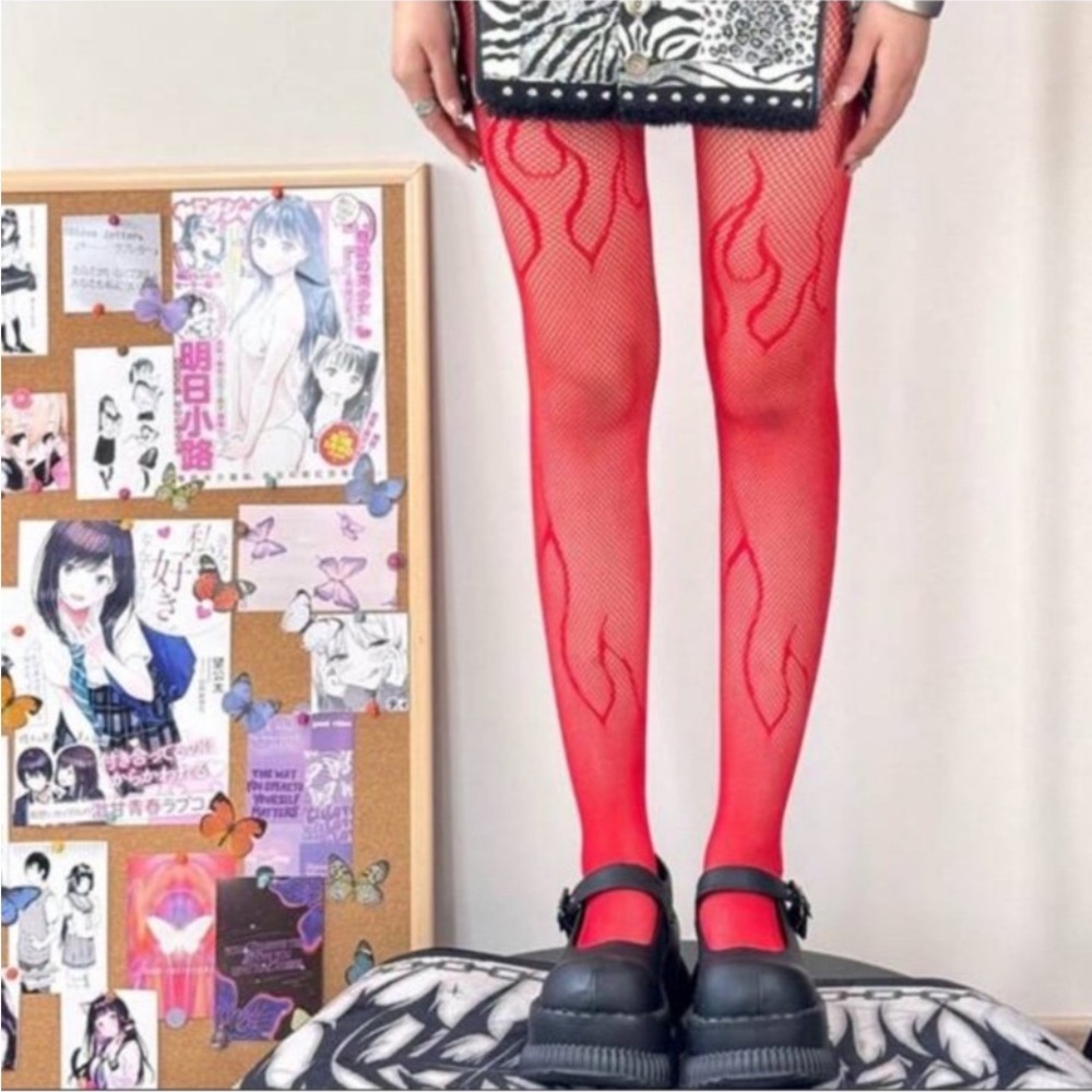 Red Fishnet Patterned Tights - Picture 3 of 3